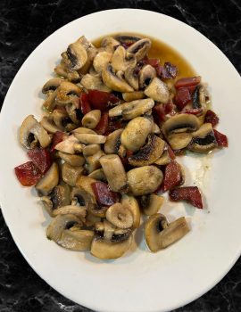 Champiñones con pimientos